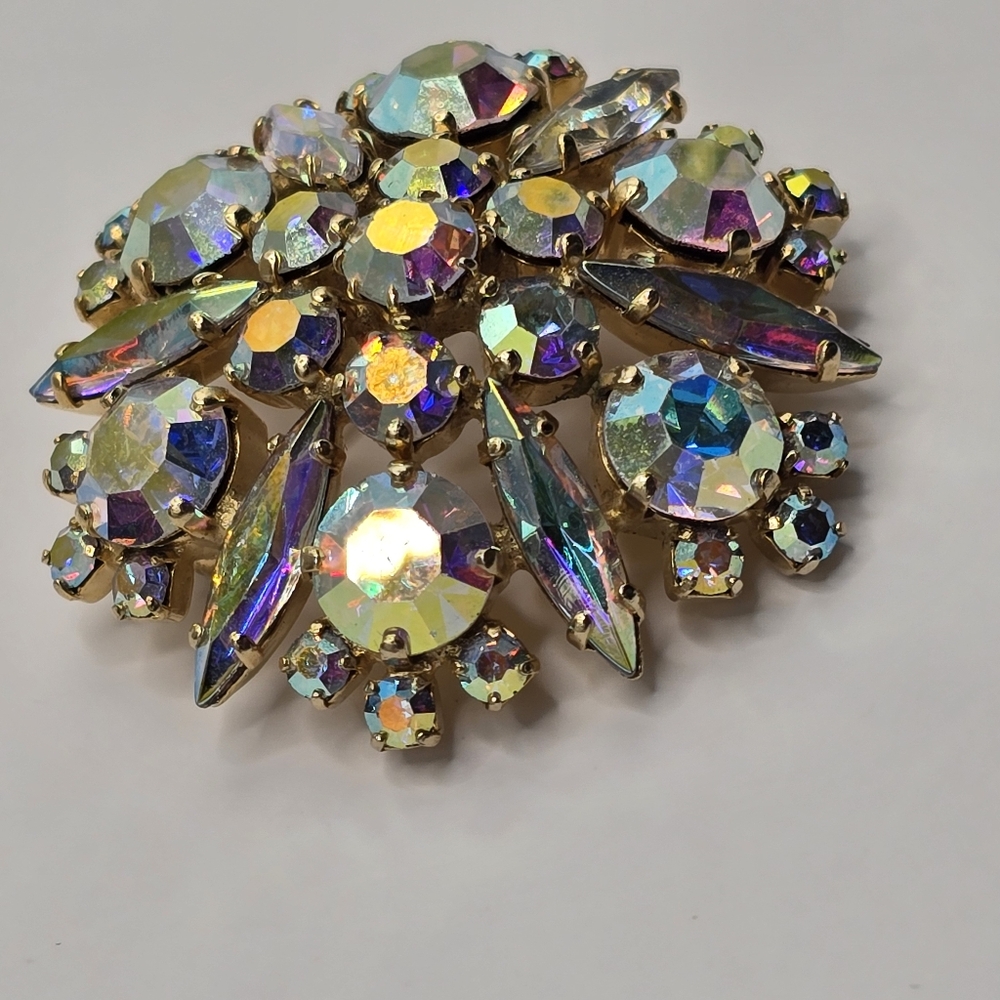 Vintage Sherman Aurora Borealis AB Swarovski Crystal Domed Brooch - Picture 7 of 8